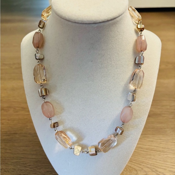 Elegant Pink and Gold Beaded Necklace - Picture 2 of 4